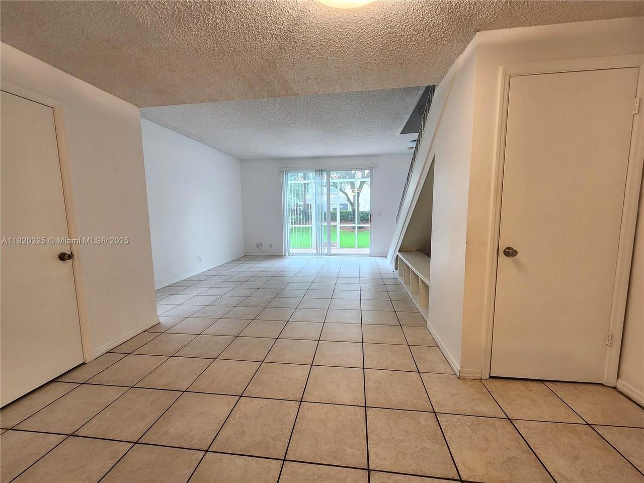 1050 Sorrento Drive - Photo 5 of 26