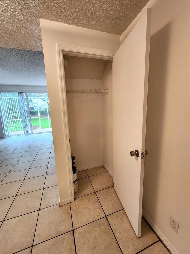 1050 Sorrento Drive - Photo 6 of 26