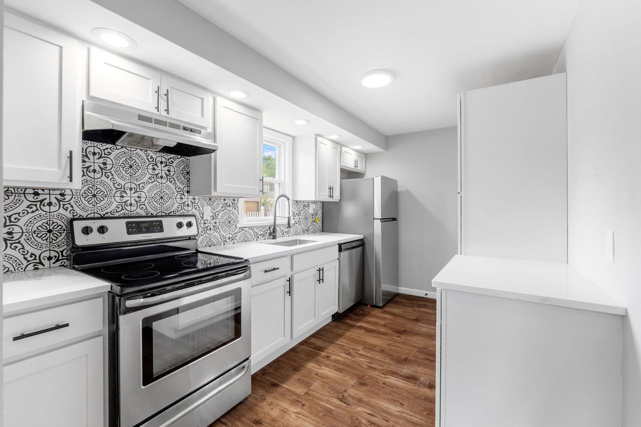 1123 Berkeley Rd - Photo 3 of 18