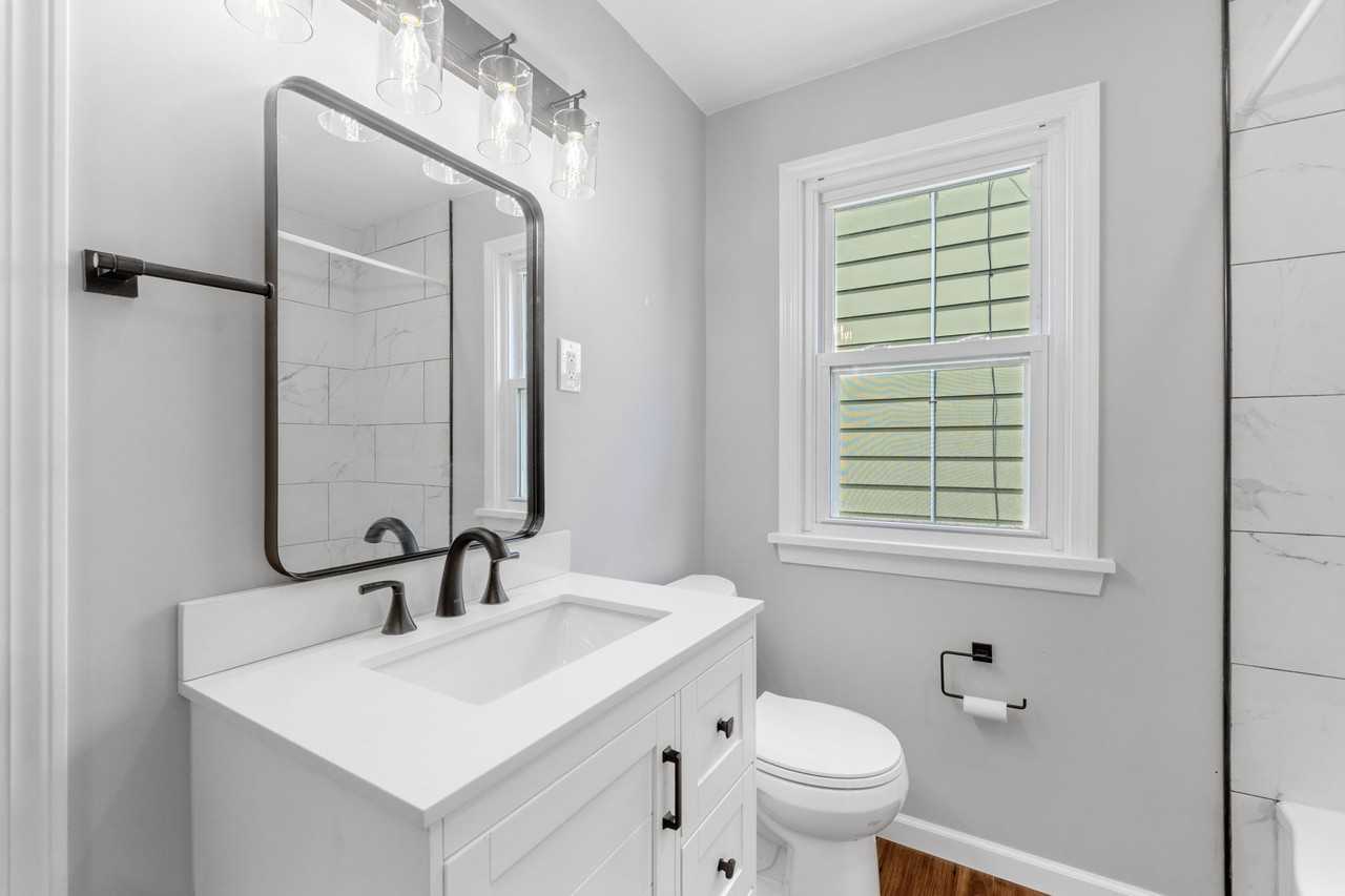 1123 Berkeley Rd - Photo 2 of 18