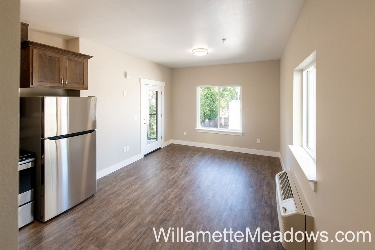 2385 Fairgrounds Rd NE - Photo 4 of 27