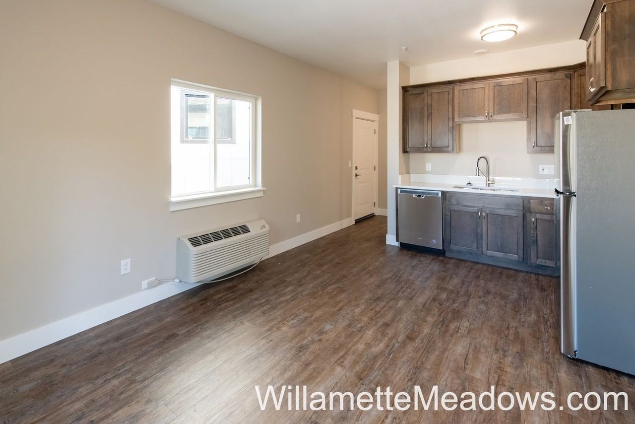 2385 Fairgrounds Rd NE - Photo 6 of 27