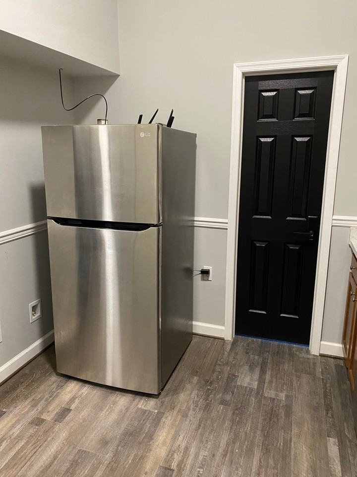 833 N Fulton Ave - Photo 3 of 12