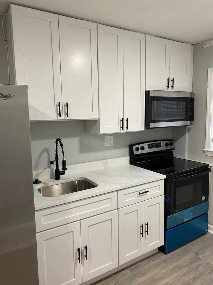 1212 Sherwood Ave - Photo 2 of 16