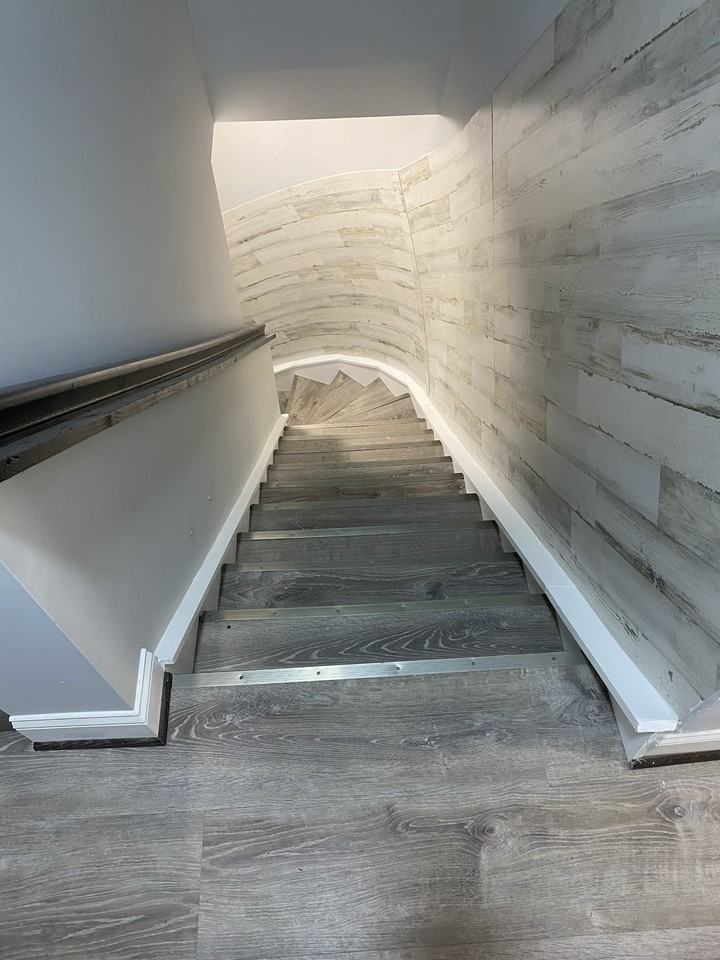 210 N Mount St - Photo 3 of 10