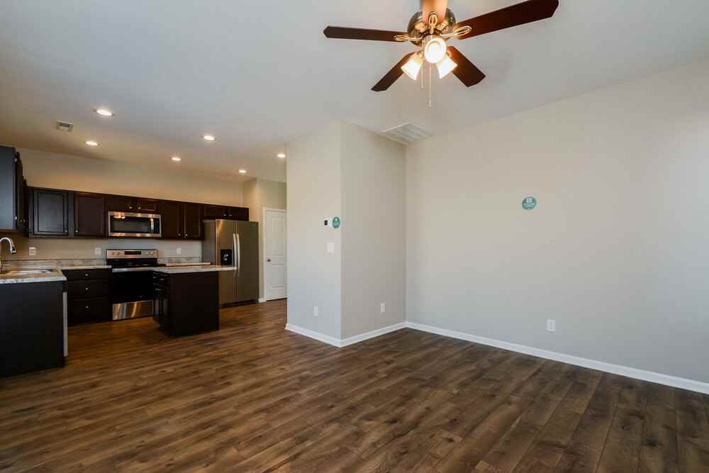 138 Sunfish St - Photo 4 of 17