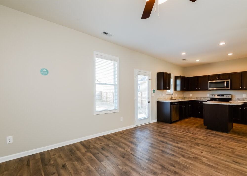 138 Sunfish St - Photo 5 of 17