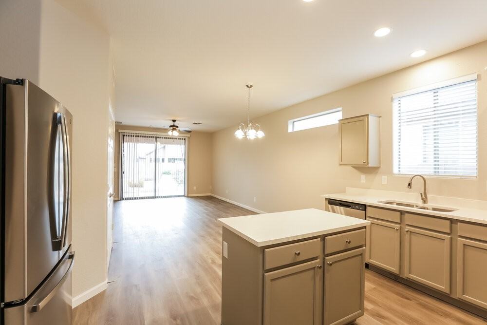 5519 W Vineyard Rd - Photo 6 of 16
