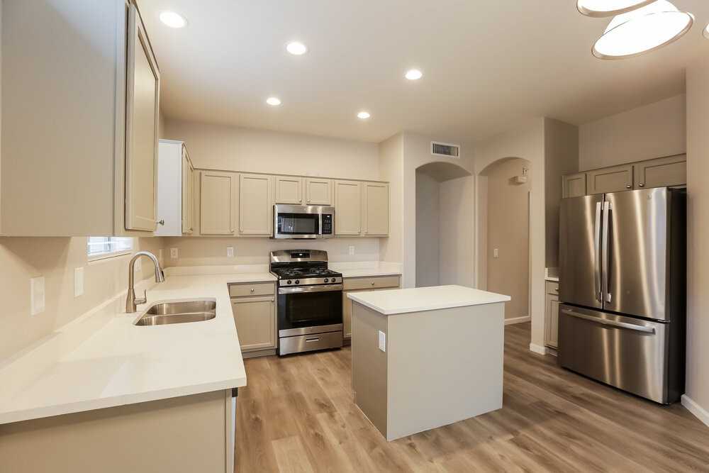 5519 W Vineyard Rd - Photo 7 of 16