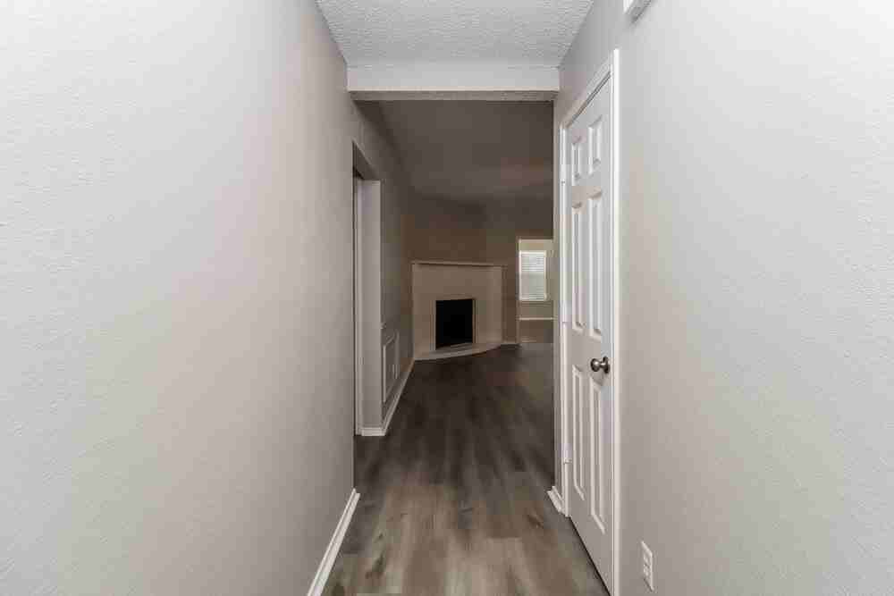 5021 Flat Creek Dr - Photo 3 of 16