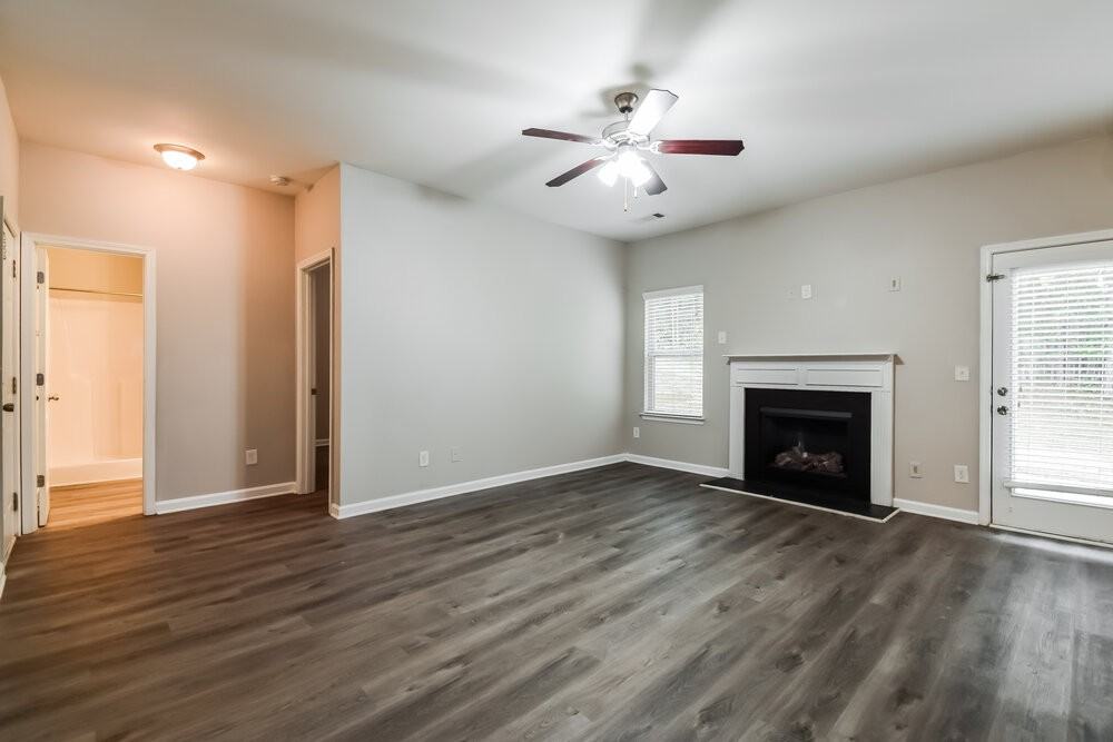 6338 Oakwell Pl - Photo 4 of 17