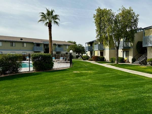 9231 N 99th Ave - Photo 3 of 20