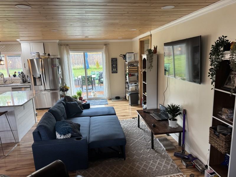 913 N Baldwin St - Photo 2 of 10