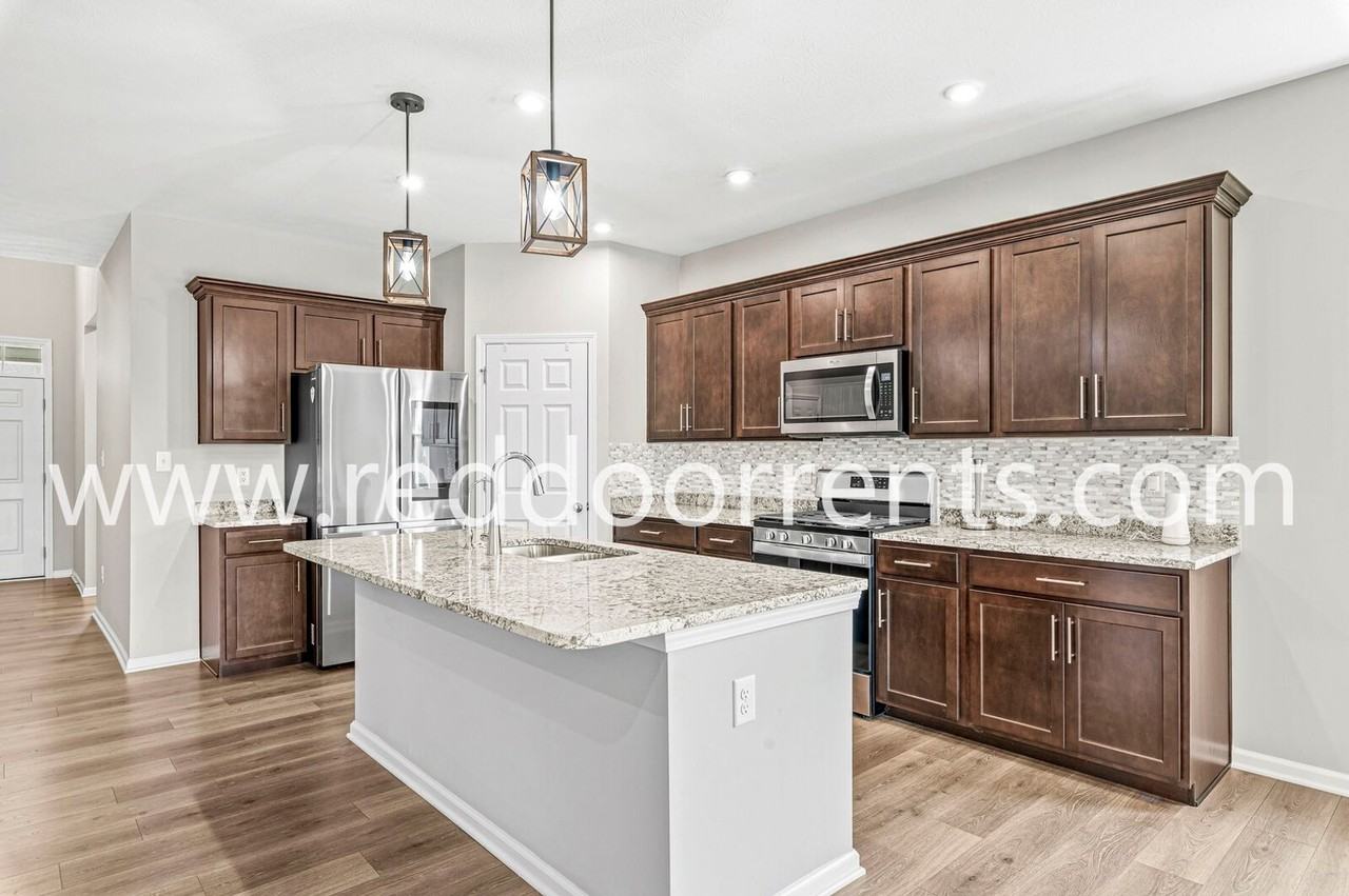 16997 Adler Ln - Photo 2 of 36