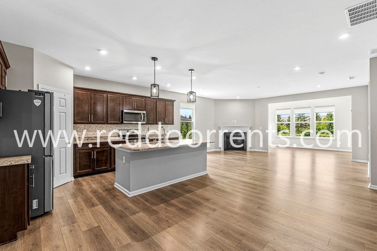 16997 Adler Ln - Photo 3 of 36