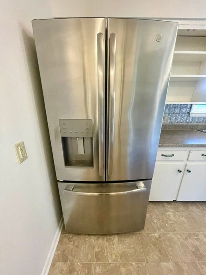 1201 E Lark St - Photo 5 of 18