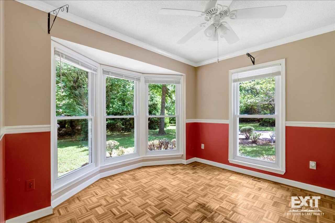 924 Forest Ln - Photo 5 of 35