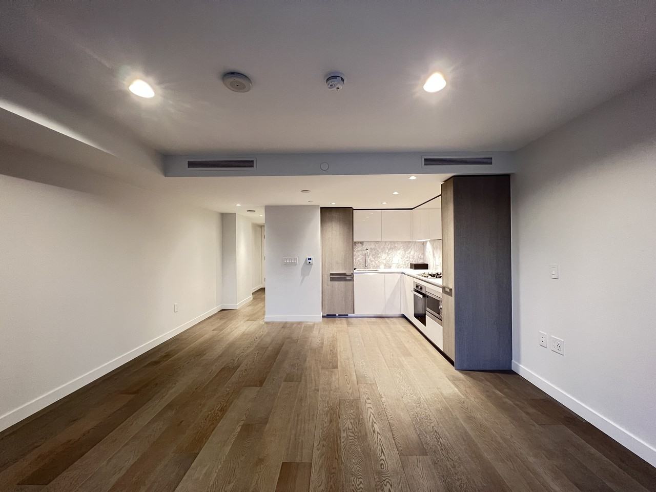 1111 Richards Street #16xx - Photo 7 of 14