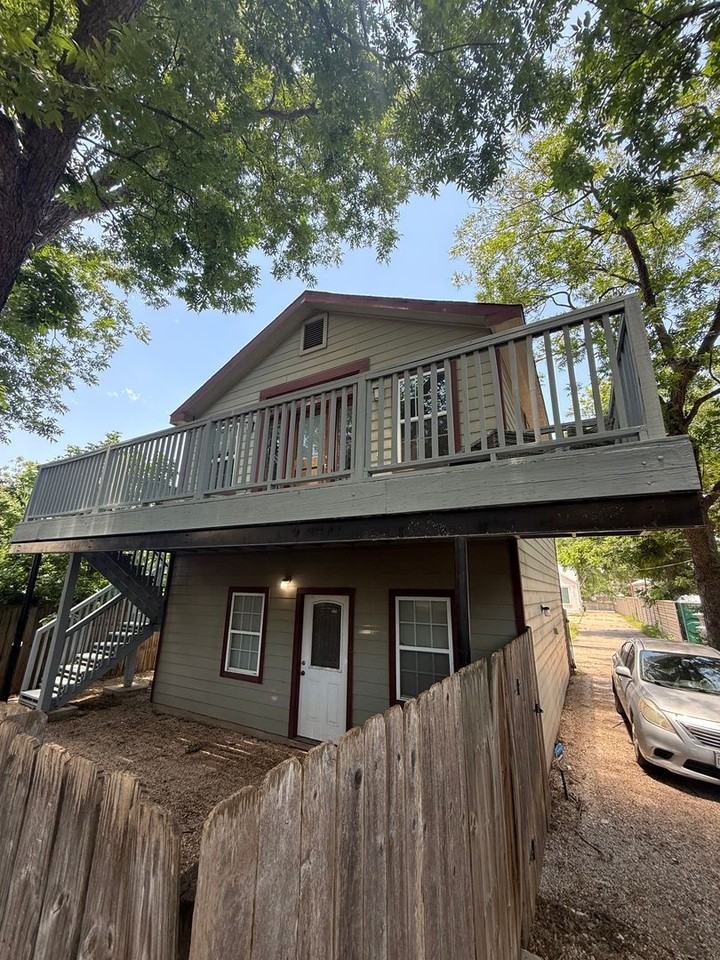 2002 Willow St #2 - Photo 2 of 8