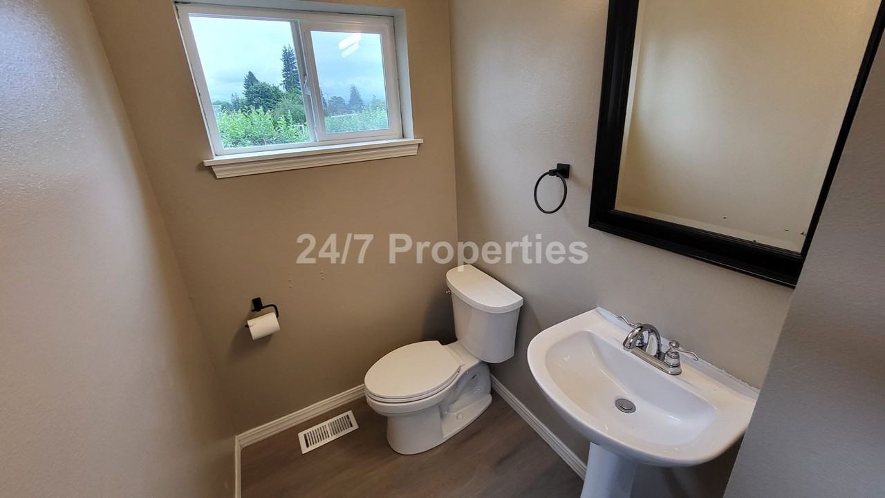 514 E Main St - Photo 7 of 15