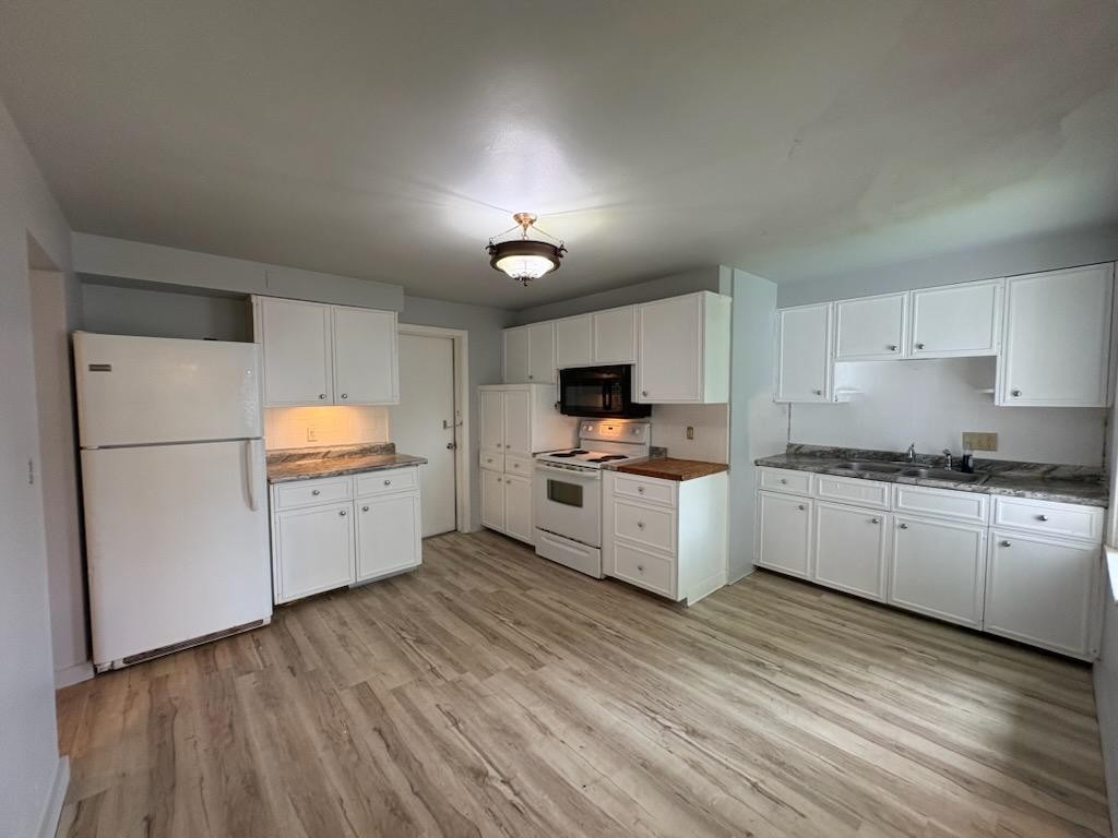 435 E Sumner St #1 - Photo 3 of 8