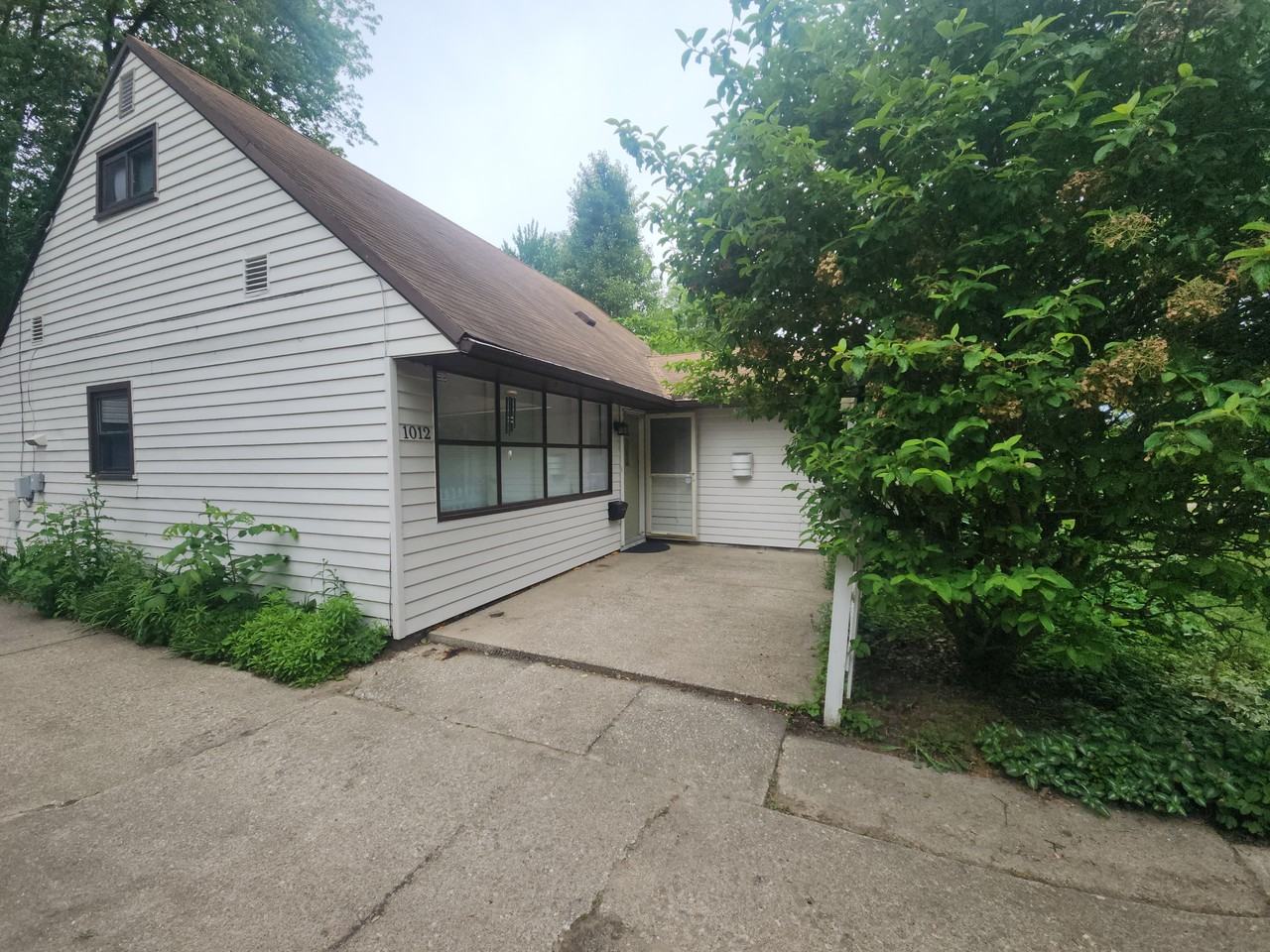 1012 Elm St #NA - Photo 3 of 36