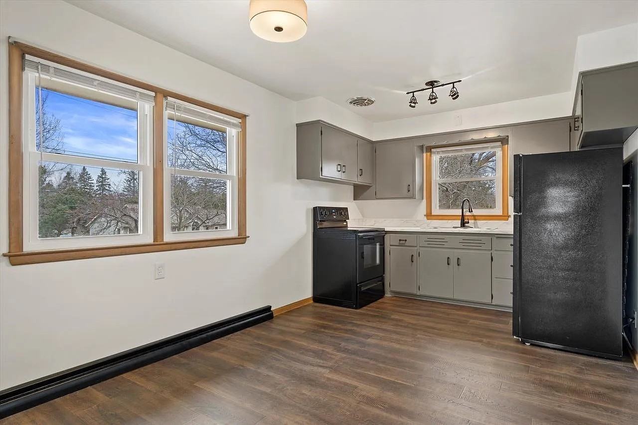 102 W Jefferson St #104 - Photo 2 of 12