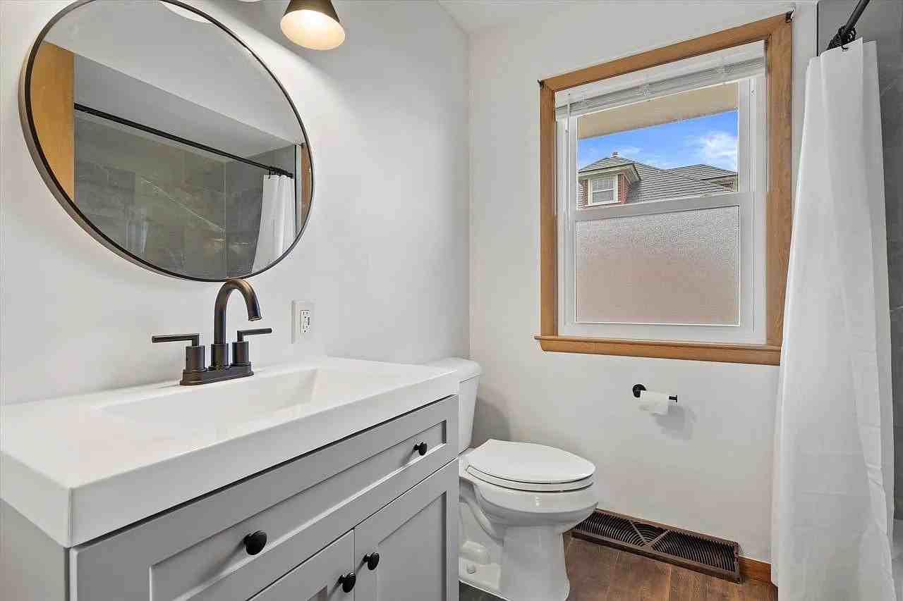 102 W Jefferson St #104 - Photo 3 of 12