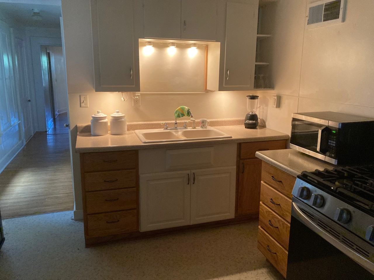 653 Bluff St #563-1stFL - Photo 5 of 17