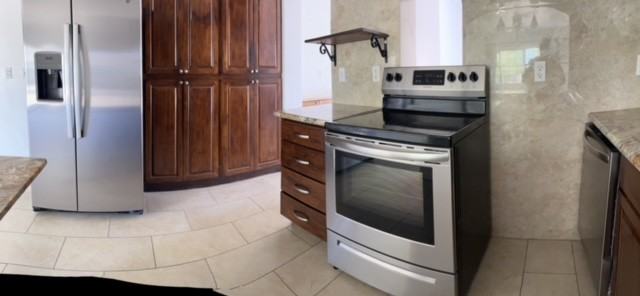 1117 E Sunnyslope Ln #0 - Photo 2 of 7