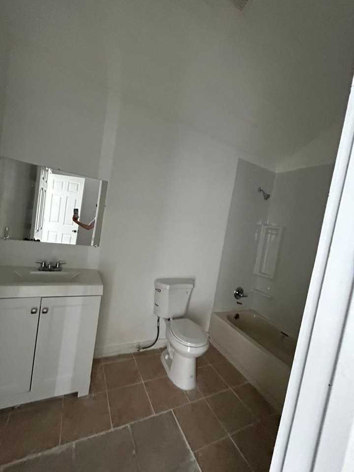 1142 Lyle St - Photo 6 of 10
