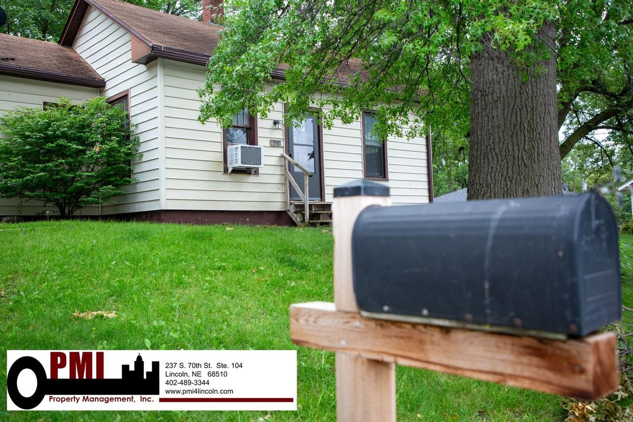 5501 J St - Photo 3 of 26
