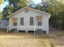 featured image of 210 Ball St