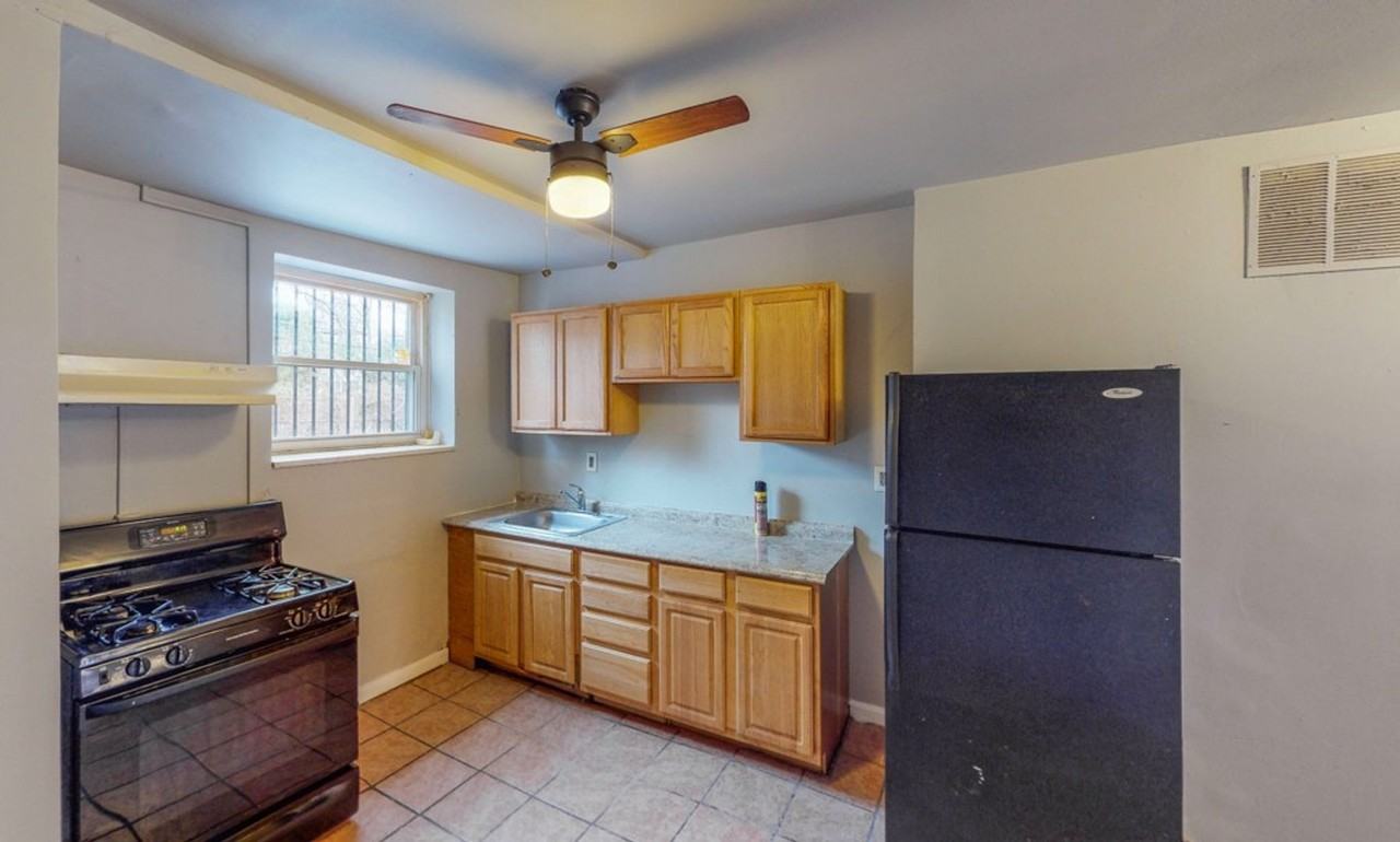 2425 Druid Hill Ave - Photo 4 of 14