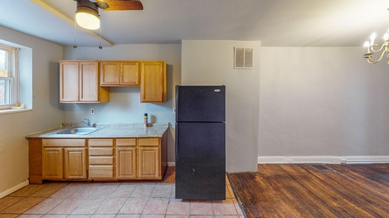 2425 Druid Hill Ave - Photo 5 of 14