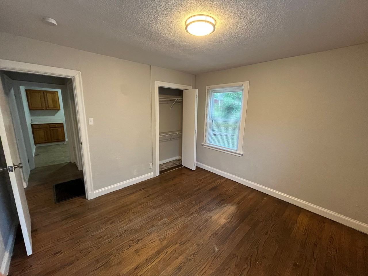 325 S Dade Ave - Photo 6 of 13