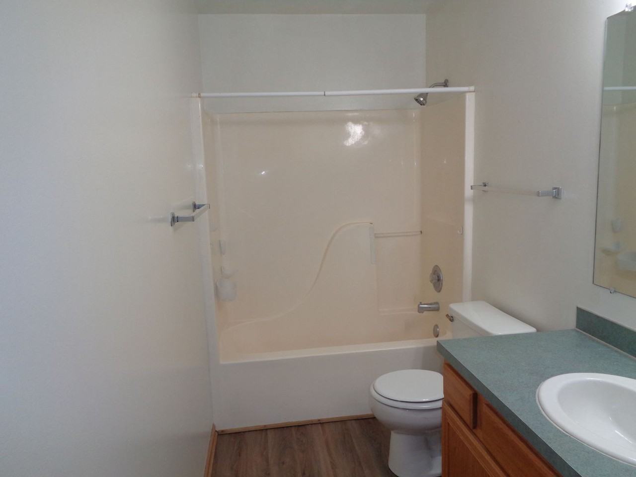 1618 W Mulberry St - Photo 4 of 14