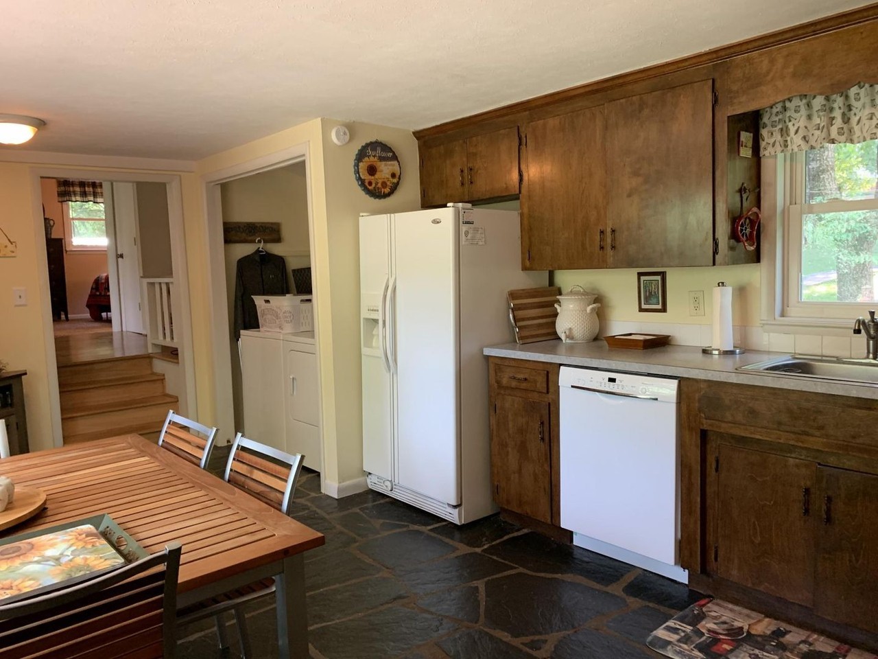 1692 Timberlake Dr - Photo 5 of 8
