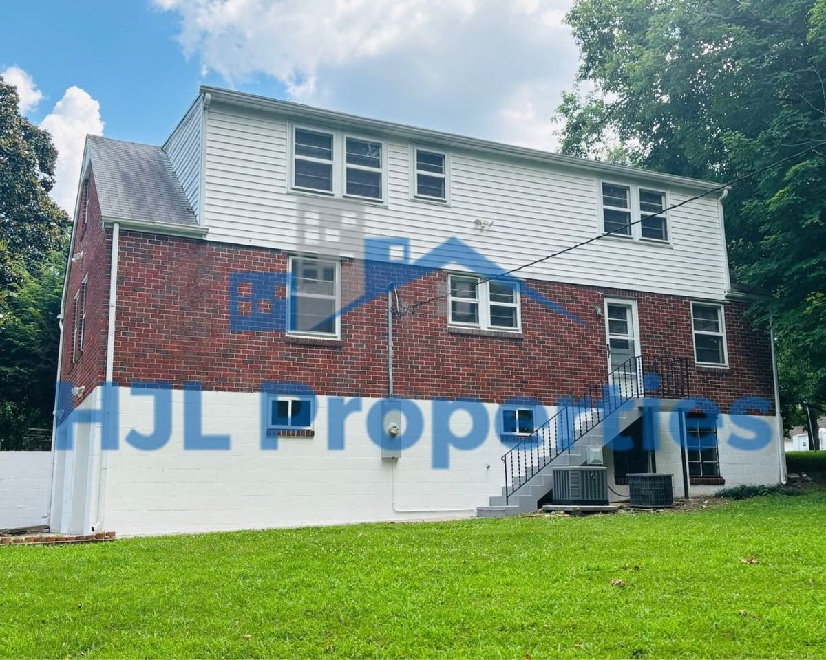 126 Cottage Ln - Photo 2 of 15