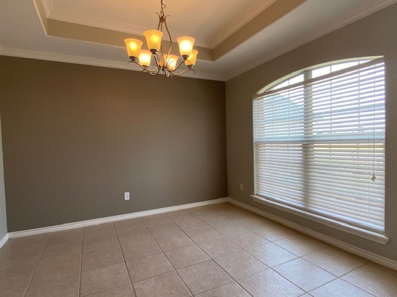 8226 Excalibur Rd - Photo 6 of 36