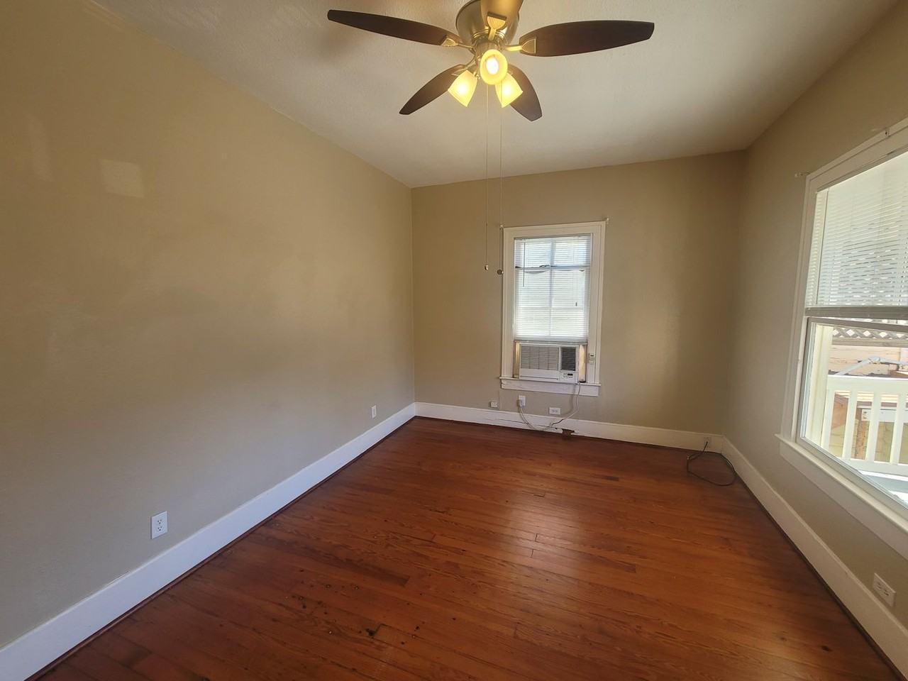 610 16th St - Photo 3 of 10