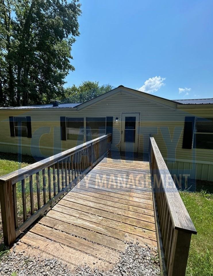 4444 Ladd Springs Rd - Photo 3 of 22