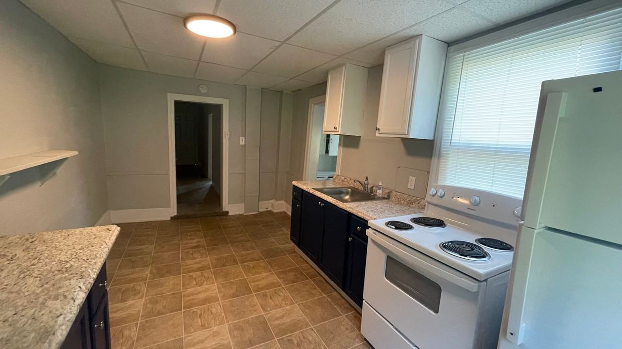 32 W North St - Photo 3 of 12