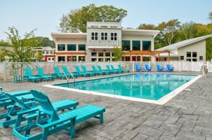 featured image of 384 Willetts Ave