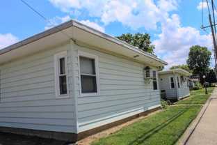 202 N Russell St - Photo 1 of 1