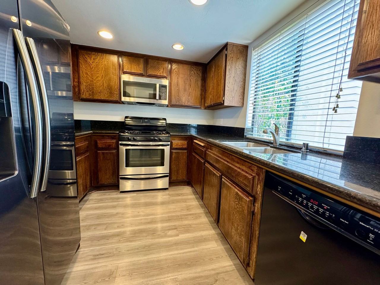 5070 Kester Ave #3 - Photo 4 of 16
