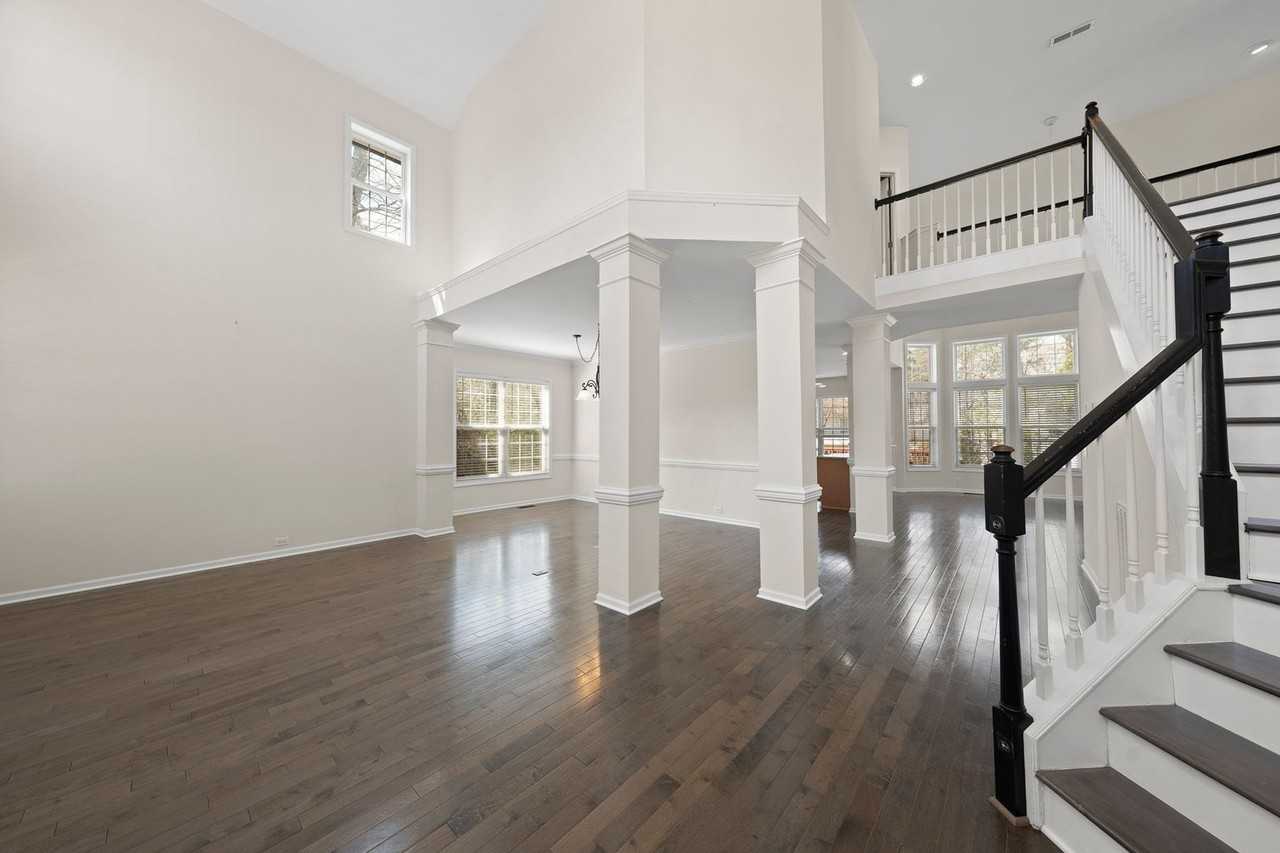 101 Palmwood Ct - Photo 3 of 48
