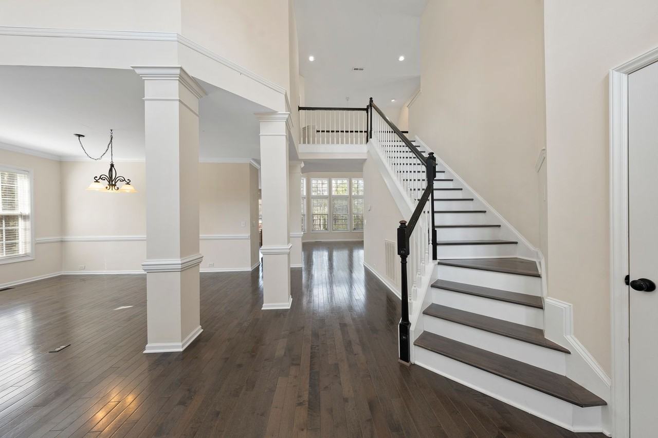 101 Palmwood Ct - Photo 4 of 48