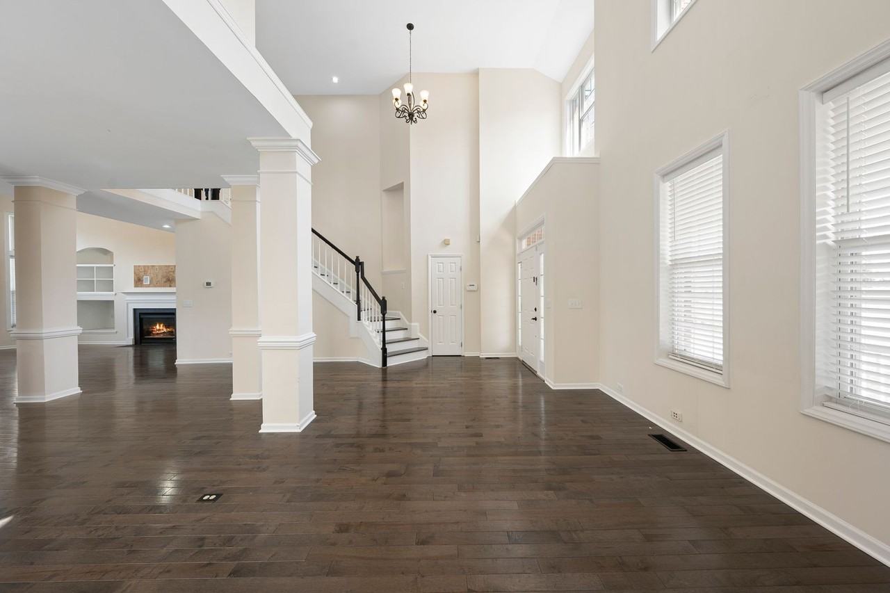 101 Palmwood Ct - Photo 6 of 48