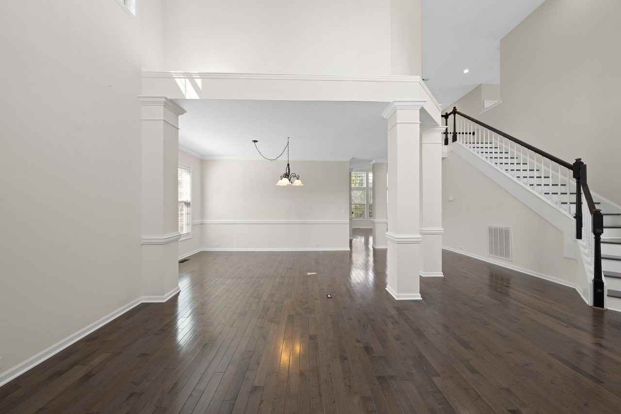 101 Palmwood Ct - Photo 7 of 48